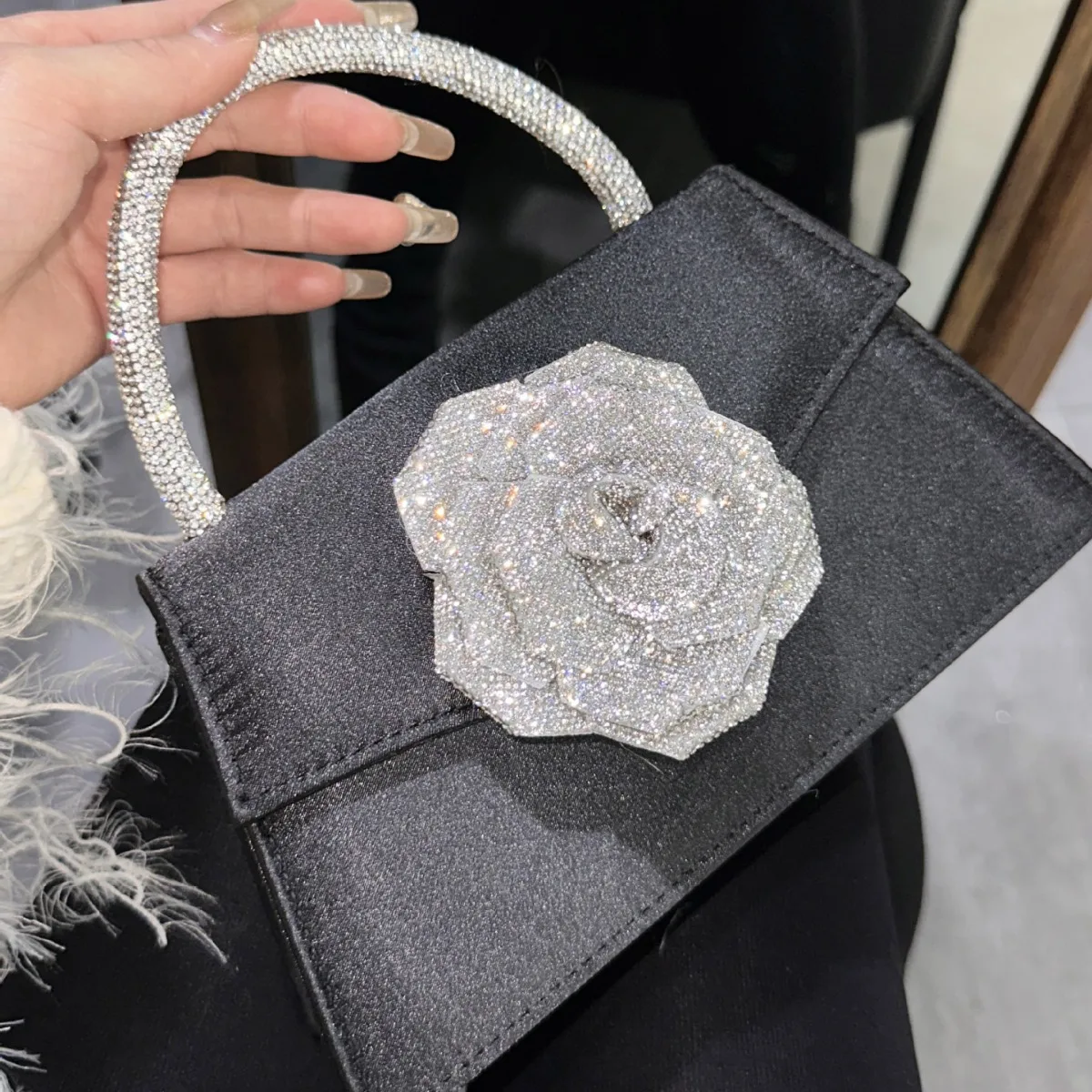 2024 New Flip Diamond High Grade Flower Silk Handbag Women's Bag Single Shoulder Chain Crossbody Bag Designer Bag