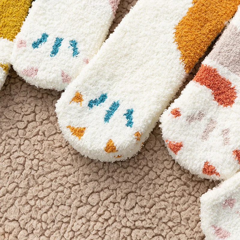 5 Pairs of Kawaii Winter Women's Socks with Thick Warm Coral Velvet Socks Mid-tube Japanese Cartoon Cat Claws Cute Warm Socks