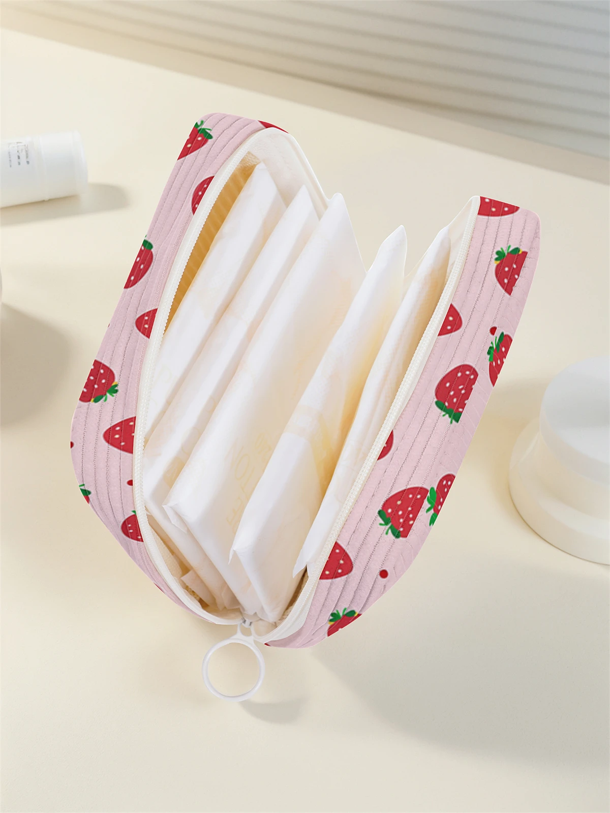 Cartoon printed sanitary napkin storage bag, women's lightweight tissue bag, sanitary tissue bag