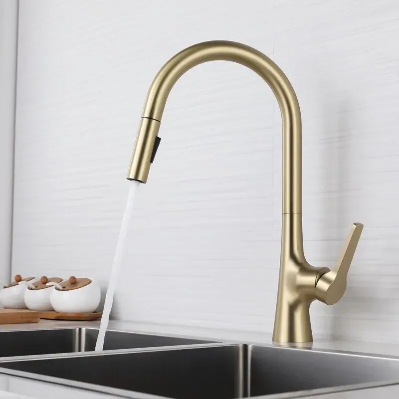 

Brushed Gold Pull Out Kitchen Faucet Deck Mounted Stream Sprayer Hot and Cold Water Wash Sink Mixer Tap Brass 360 Rotation Crane