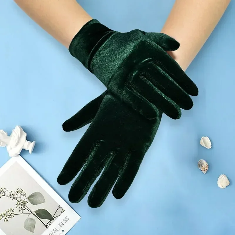 Short Opera Velvet Gloves for Women Flapper Stretchy Wrist Length Banquet Gloves Tea Party Halloween Costume