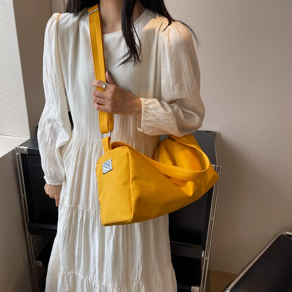 Women's Shoulder Bag Fashion Canvas Handbag Lightweight Crossbody Bag Waterproof Zipper Crossbody Bag Tote Shoulder Bag