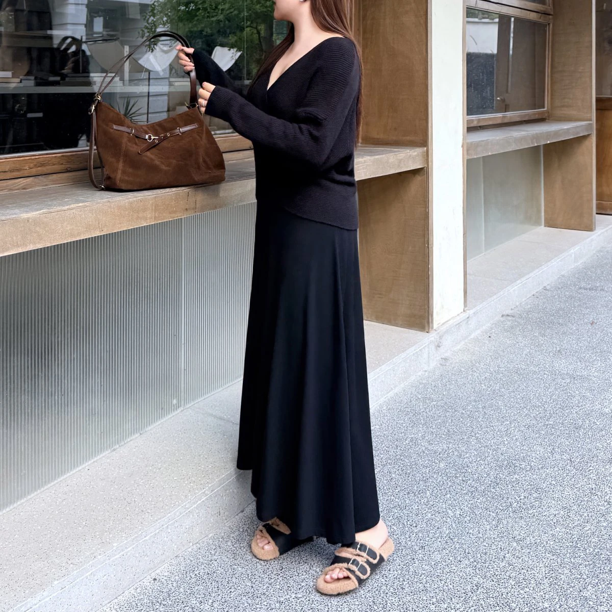 XXXXL Fashion Plus Size Women Skirts Premium Minimalist Black High Waist Velvety A-Line Ball Gown Bottoms For Winter 9336