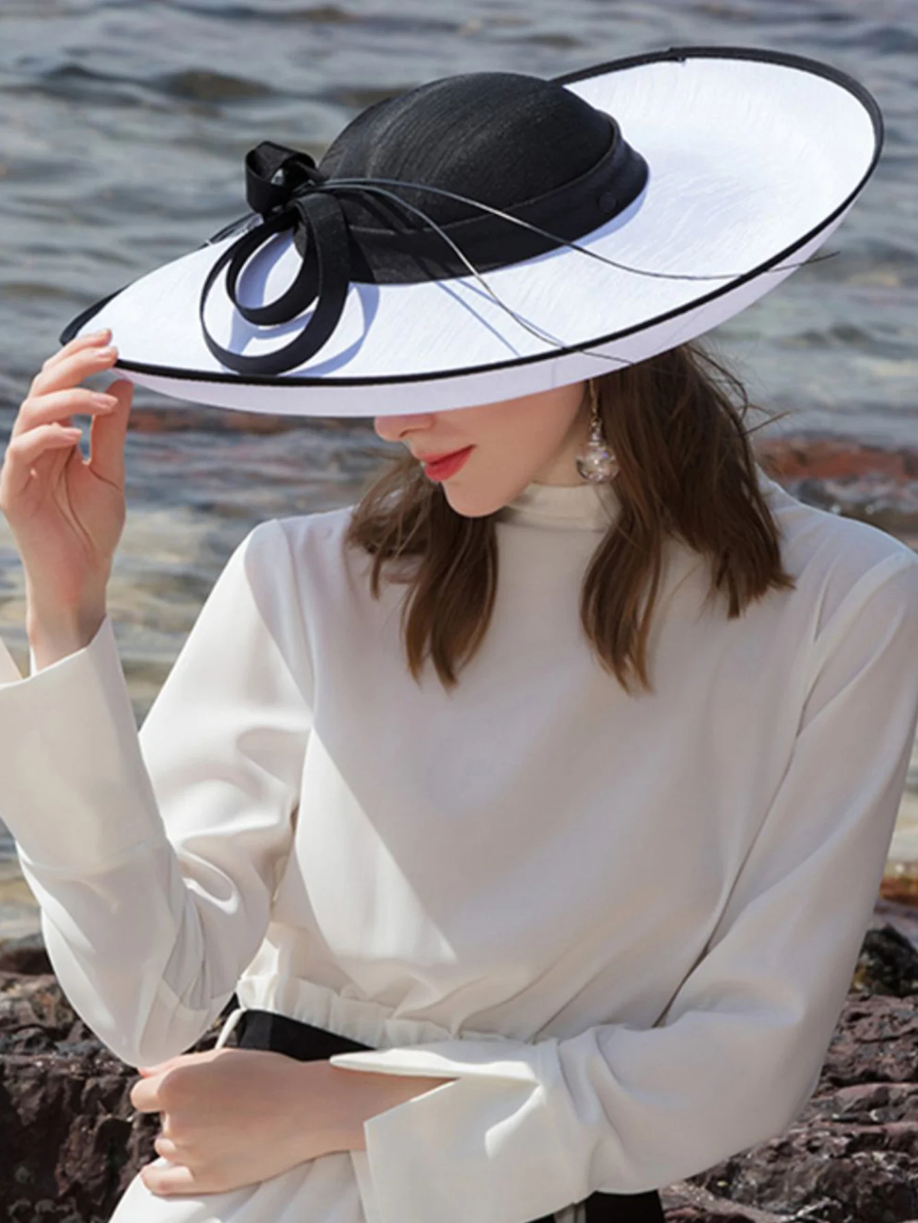 Damen Hochzeitshut Fascinator Mit Großer Krempe Marineblau - Sinamay Hut Für Kirche & Besondere Anlässe