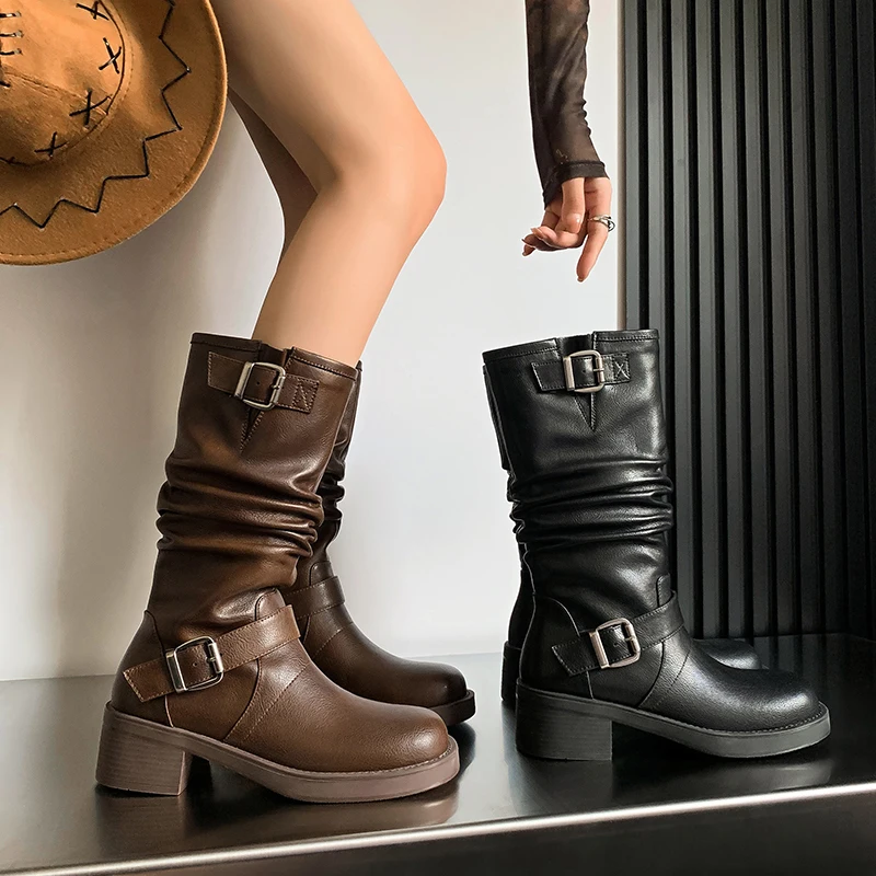 

Dropshipping British Vintage Metal Belt Buckle Western Cowboy Boots Square Heel Raised Pleated Knight Boots Ladies Medium Boots