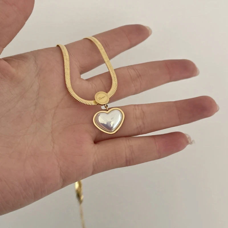 

Vintage Pearl Heart Shaped Design Pendant Necklace for Women Gold Color Stainless Steel Snake Bone Chain Choker Jewelry Gift