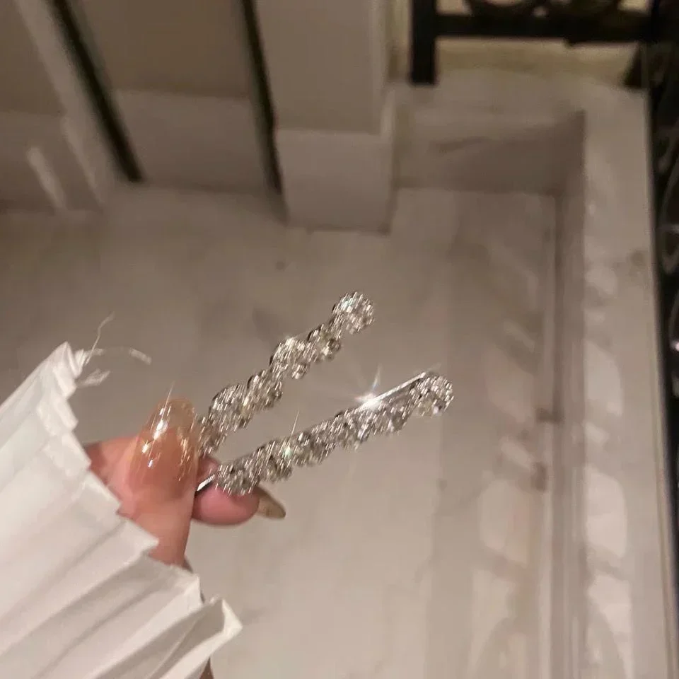 2-Piece Shiny Diamond Flower Hair Clips - Metal Barrettes for Women, Summer Wedding/Party Hair Accessories, Sparkling Hairgrips