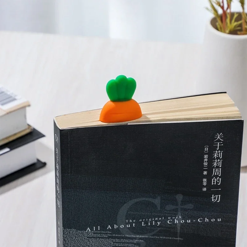 1pc Silicone Carrot Bookmark for Books