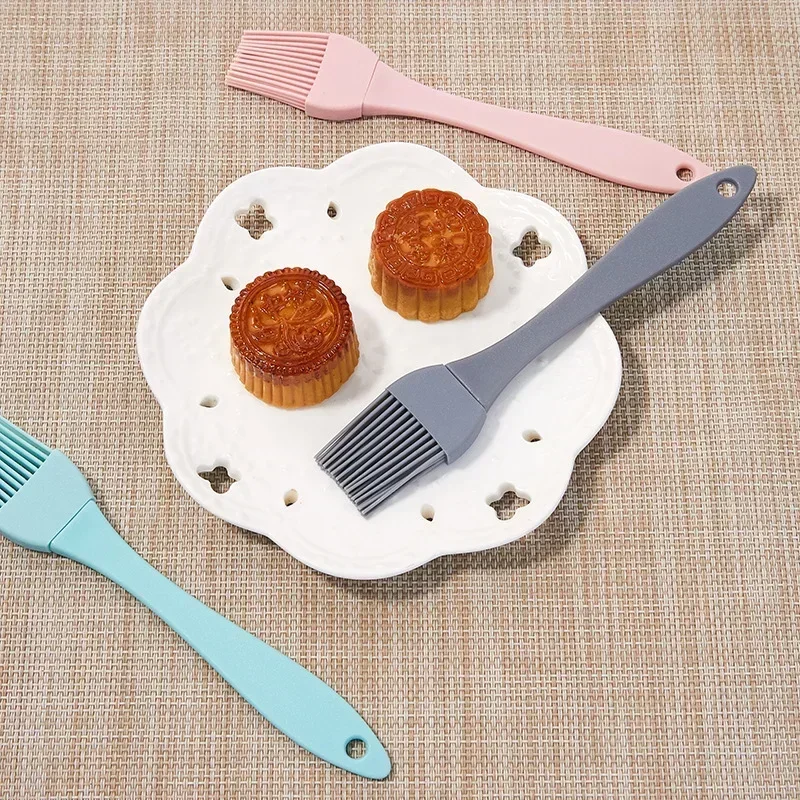 Oil Brush Silicone Basting Brush Silicone BBQ Oil Brush Seasoning Sauce Cake Bread Butter Egg Heat Resistant Household Kitchen Baking Cooking Tools