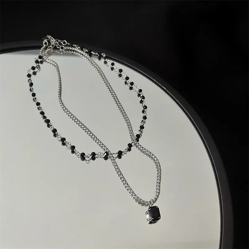 2023 New Fashion Luxury Black Crystal Glass Pearl Necklace Choker Necklace for Women Flower Lariat Lock Collar Necklace Gifts_voghion.com