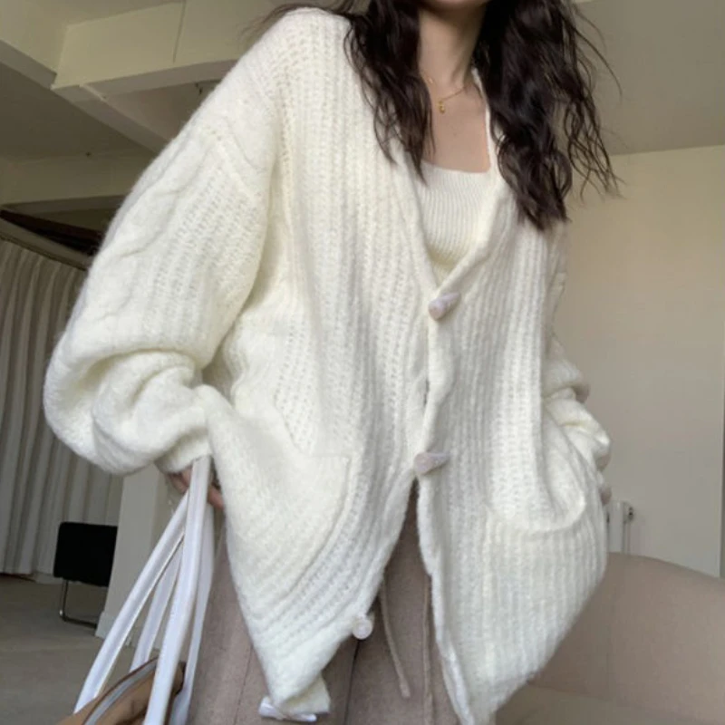 

2023 Autumn and Winter New Women Sweater Warm Outwear Fashionable Knitted Cardigan V-neck Casual Outcoat loose top