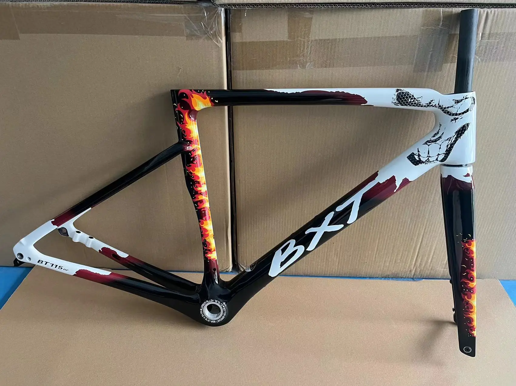 Bxtカーボンディスクブレーキロードバイクフレーム、自転車フレーム