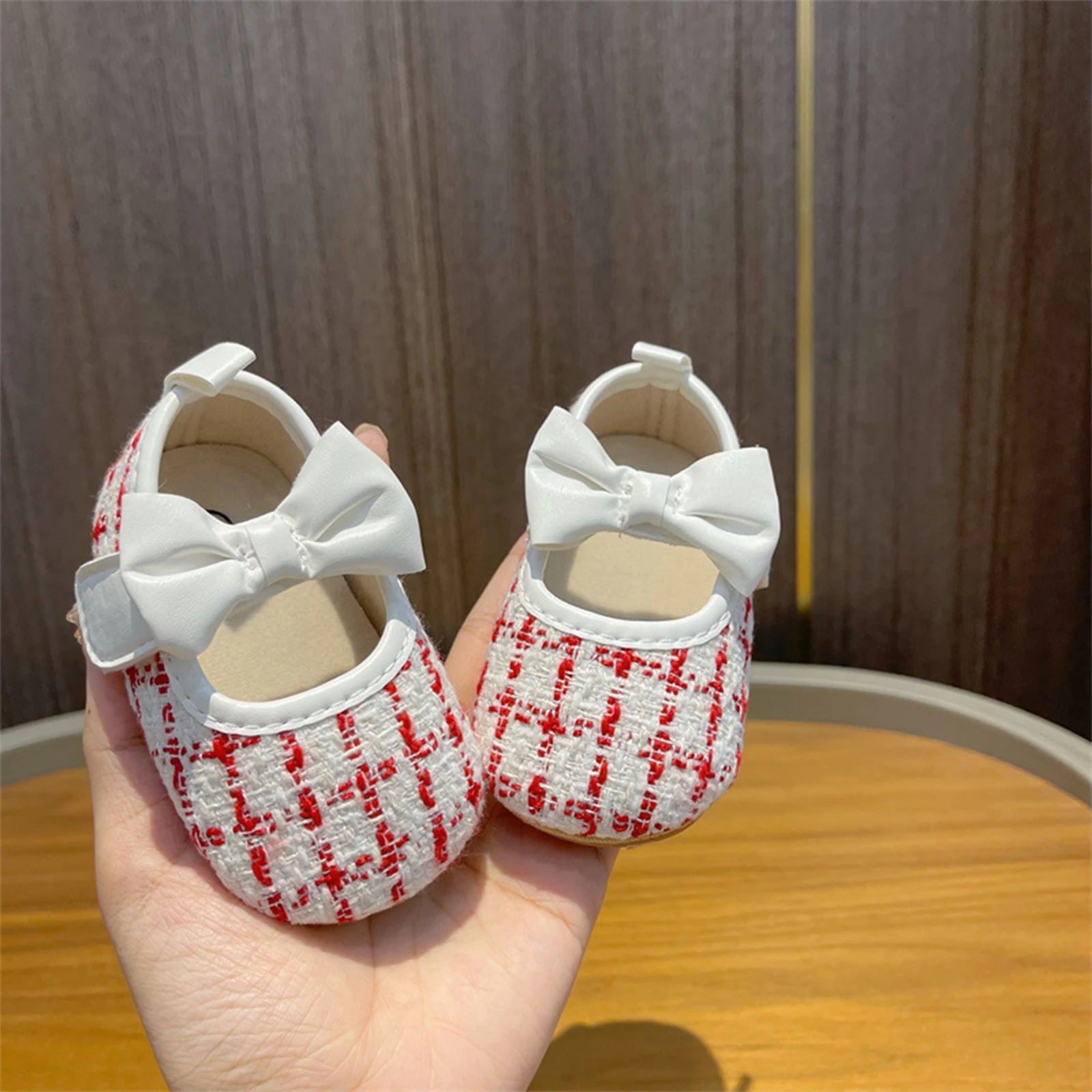 BeQeuewll Cute Baby Girls Shoes Princess Infant Mary Jane Flats Crib Shoes Dress Non-Slip Prewalkers Infants baby shoes children flats