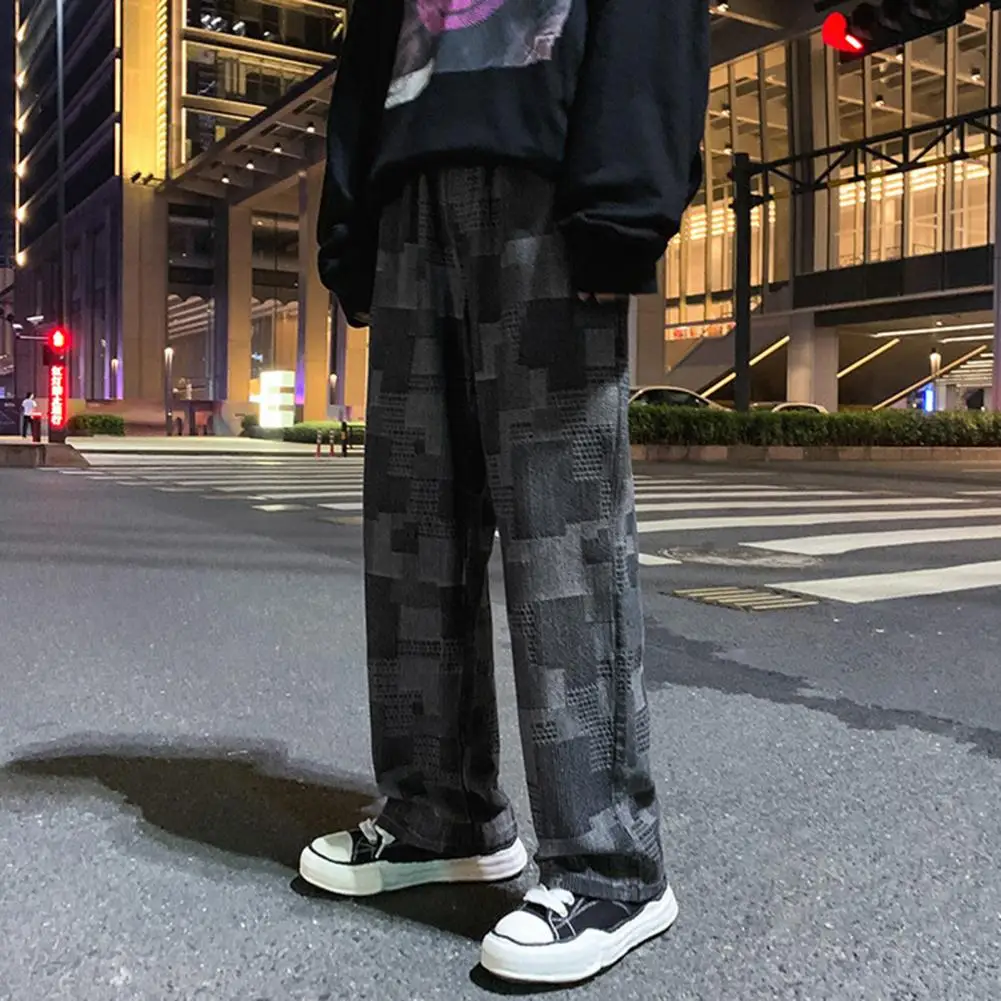 Рисунок 2 - Удобные джинсовые брюки в стиле ретро