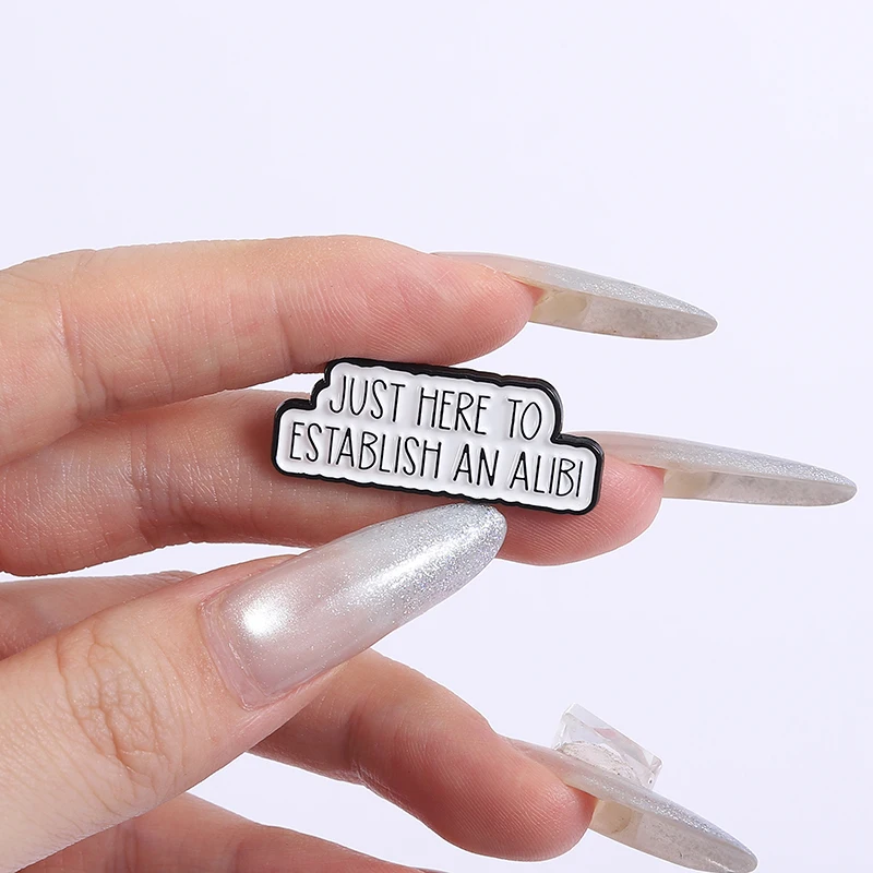 Lustige Zitate Buchstaben Emaille Pins WARUM SO SERIOUS Broschen Revers Abzeichen Kleidung Punk Schmuck Geschenk für Kinder Freunde – Detail 3