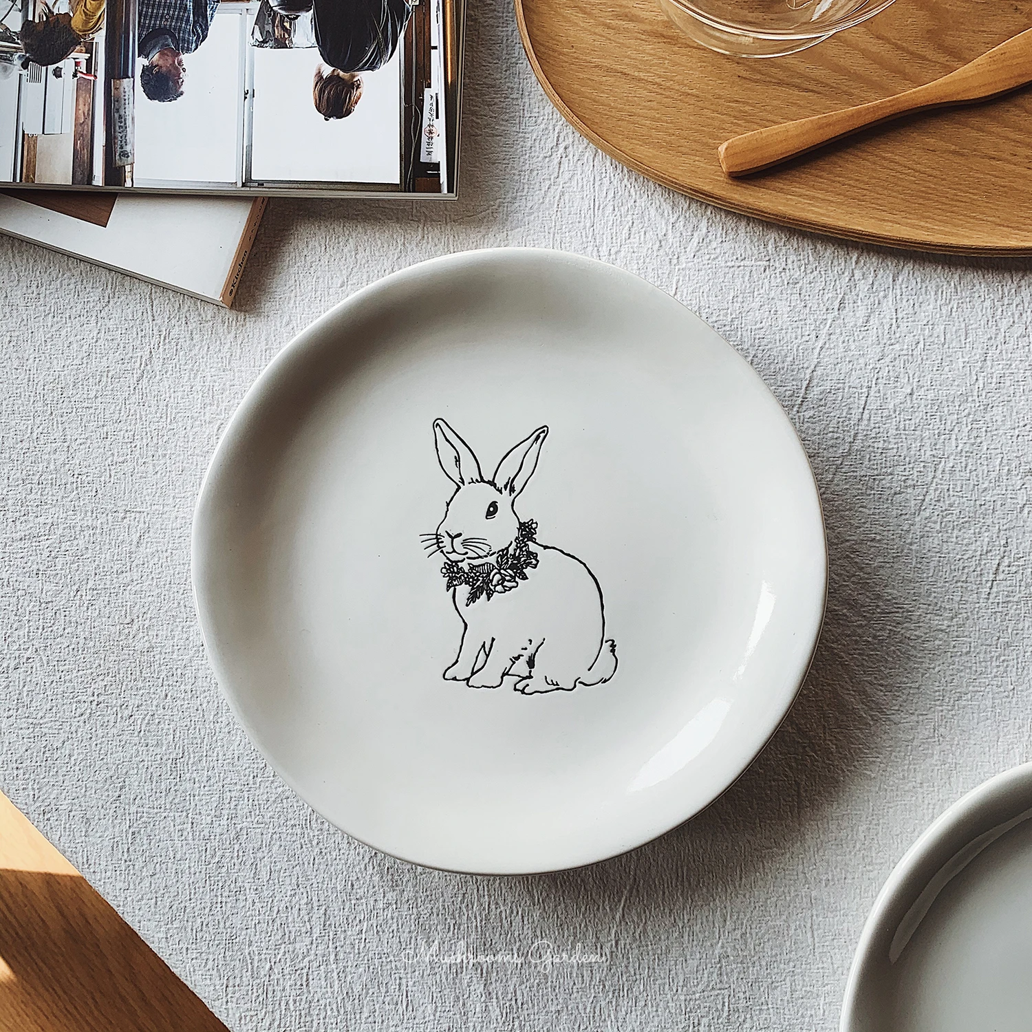 

Mushrooms Garden Super Cute Japanese Simple Irregular Kawaii Wearing Flower Fat Rabbit Ceramic Breakfast Plate Dessert Plate