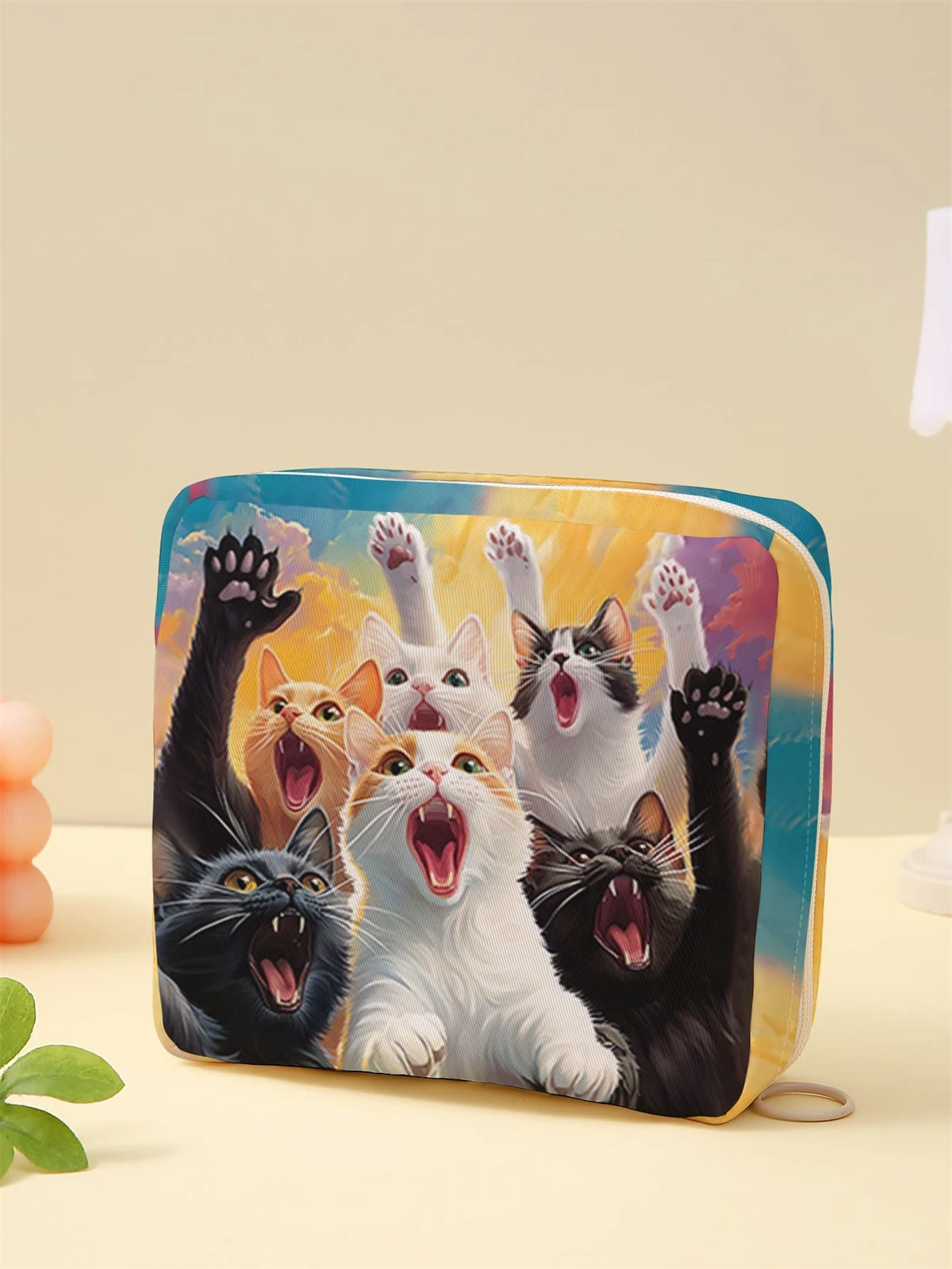 Cartoon cat pattern printed sanitary napkin storage bag, women's lightweight tissue bag, sanitary tissue bag