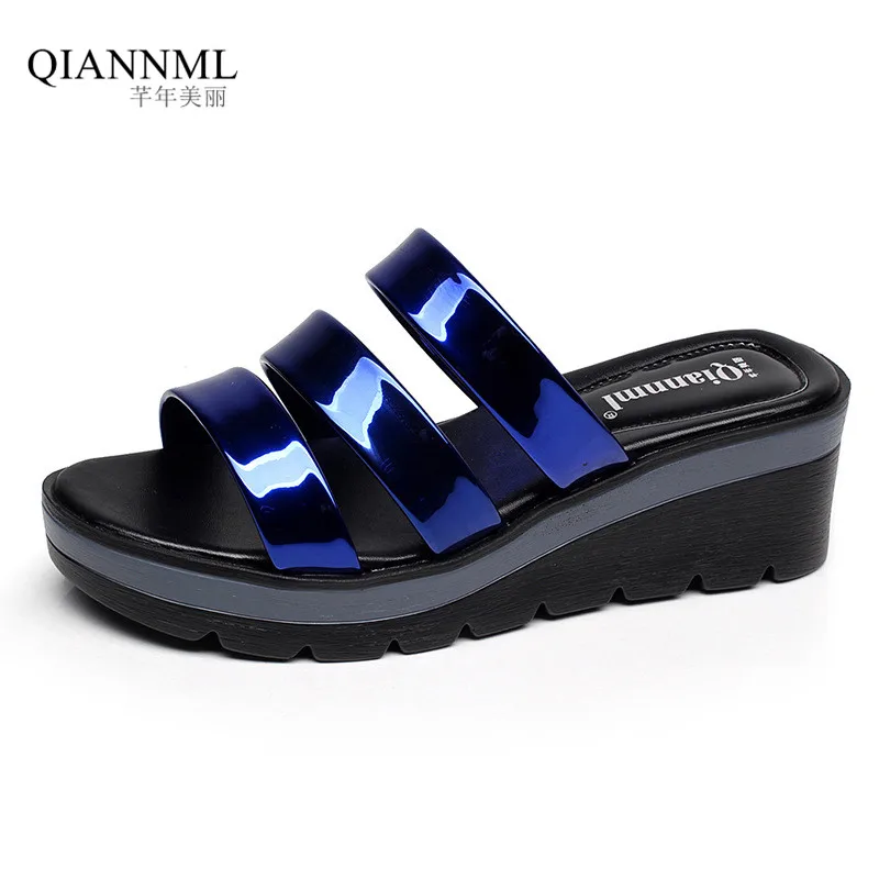 

Small Size 32-43 Medium Heels Wedges Slippers Women Summer Platform Shoes 2024 Casual Patent Leather Slipper Beach Office Slides