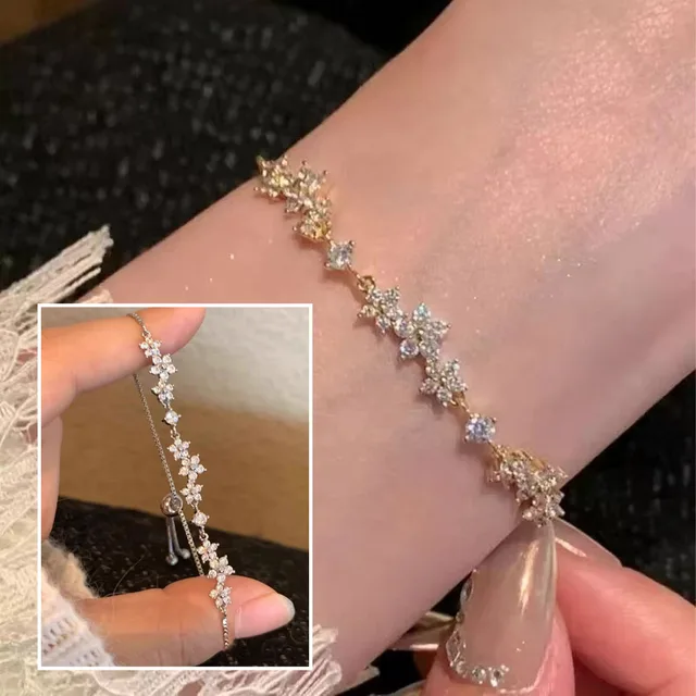 95192-c4629b.jpeg Bracelet en alliage de zinc, bracelet fleur en zircon étincelant, bracelet fait main en alliage pour usage quotidien, accessoire de mode pour soirée