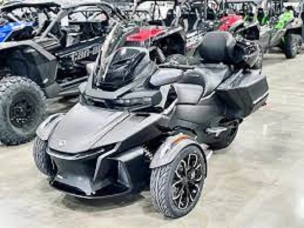 

Новая акция 2023 Can-Am Spyder RT Limited