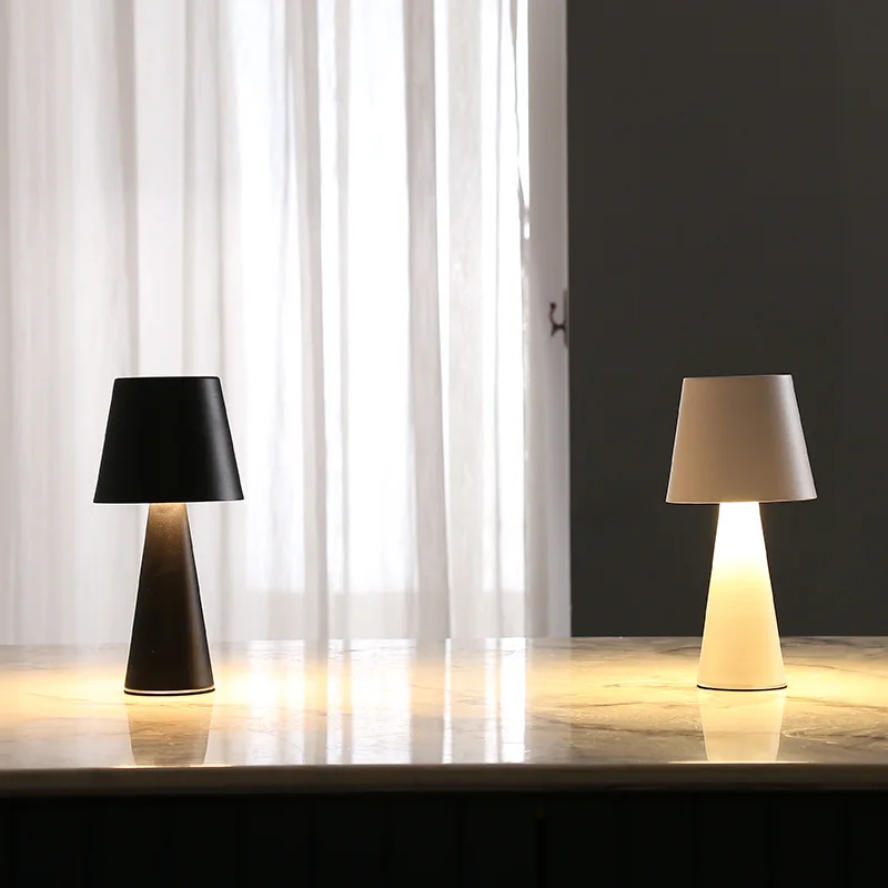 Рисунок 4 - Минималистичная американская настольная