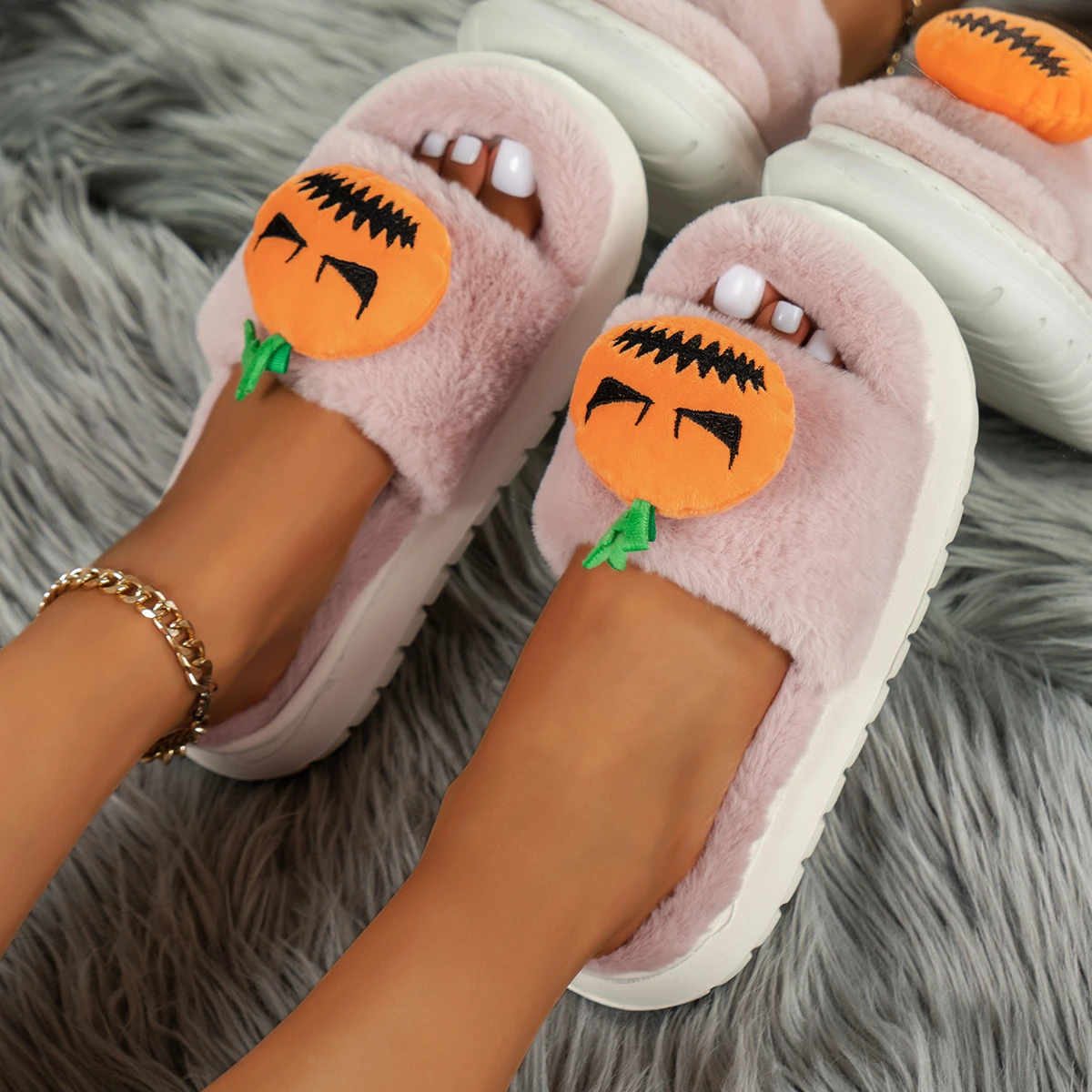 Women's plush slippers one-line autumn/winter Halloween pumpkin decoration plus-size slippers fashion