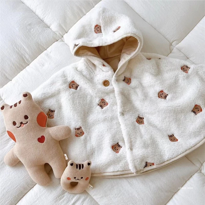 Winter Baby Hooded Cloak Baby Girl Coat Infant Outfit Windproof Coral Velvet Blankets Newborn Embroidered Outerwear Clothes