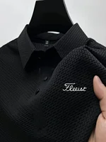 Le nouveau polo d'été à manches courtes (style 2026) est à la fois tendance et classique, confortable à porter, adapté aux hommes. 4