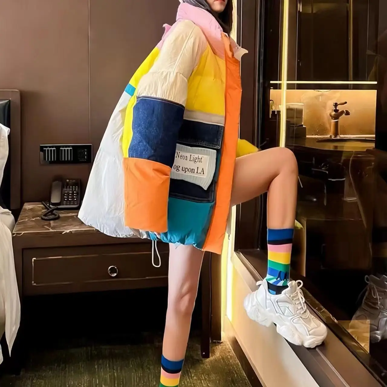 Color Blocking Splicing Stand Ap Collar Down Jacket, Loose Large Pocket White Duck Down Bread Jacket, European Winter Hot Sellin