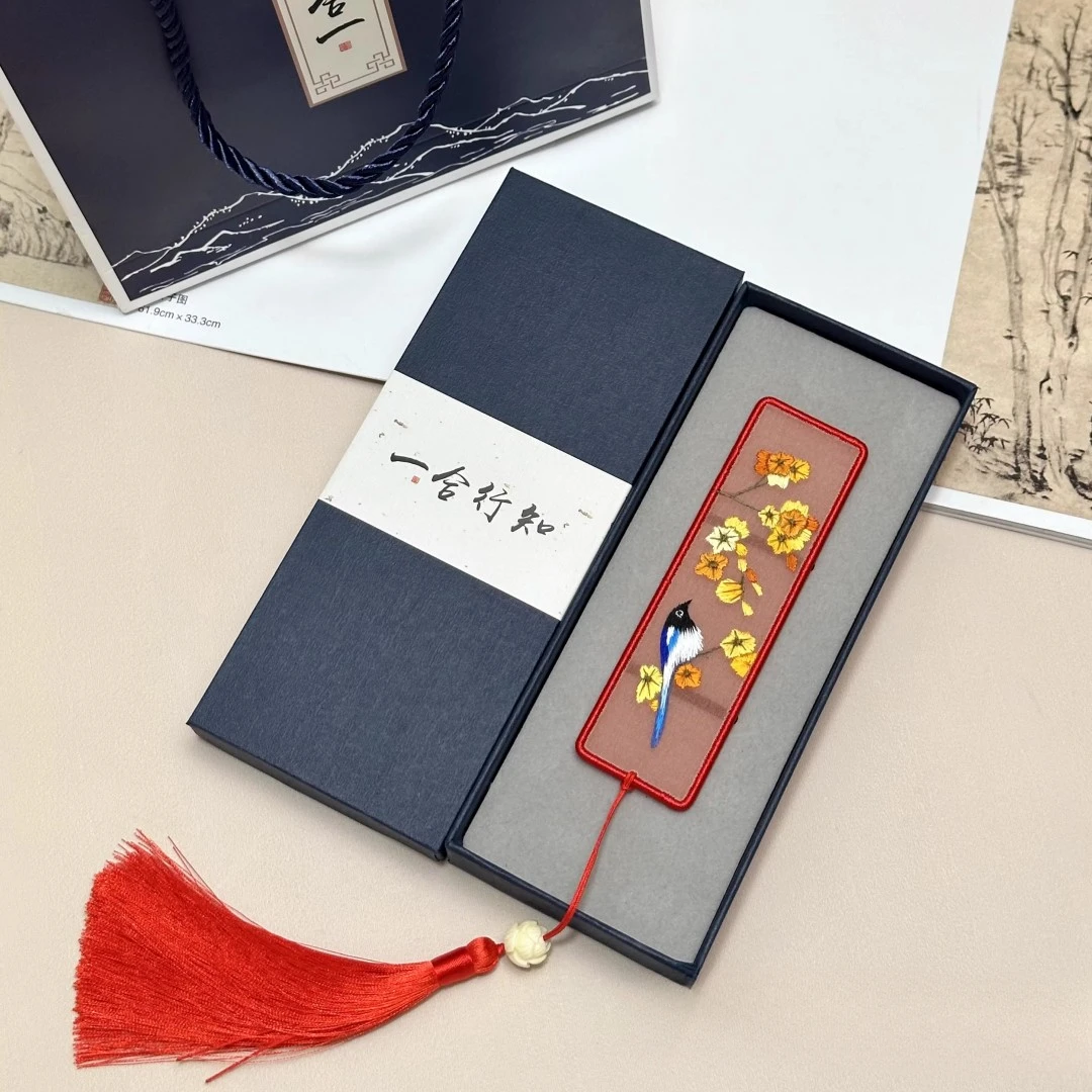 

Suzhou Embroidery Bookmark Handmade Double sided Embroidery Finished Product with Chinese Characteristics Craft Souvenir for Tea