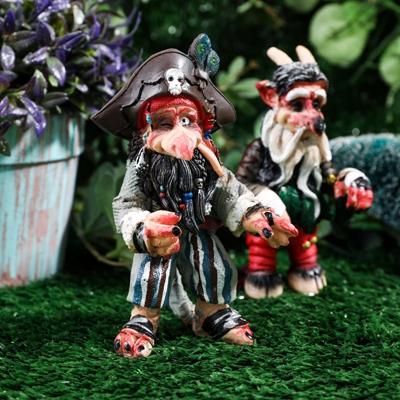 

Retro Gothic Garden Gnome Figure Statue Halloween Miniature Goblin Elf Statue Miniature Dwarf Courtyard Lawn Porch Decoration