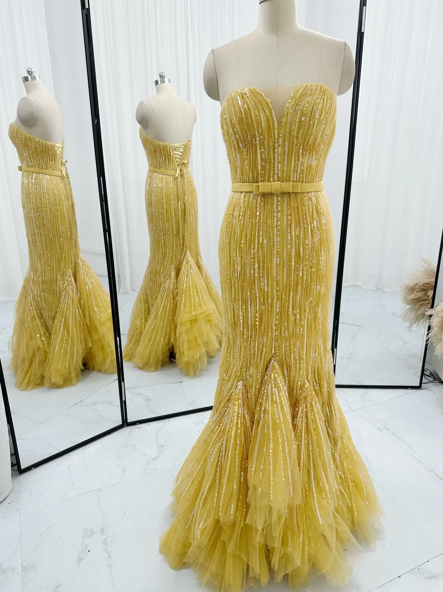 

Yellow Fashion Tube Top Bundling Mesh Sequins Slim Mermaid Evening Dress M1444
