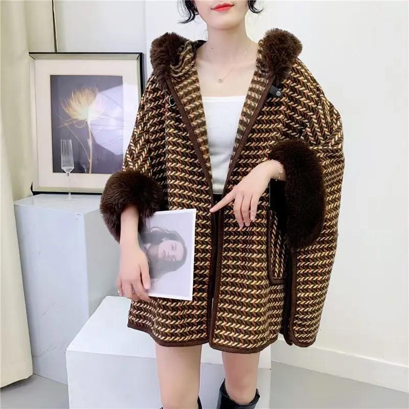 5 Colors Fashion Women Loose Cloak Houndstooth Designer Long Streetwear Faux Rabbit Fur Hat Horn Button Poncho Coat With Pocket