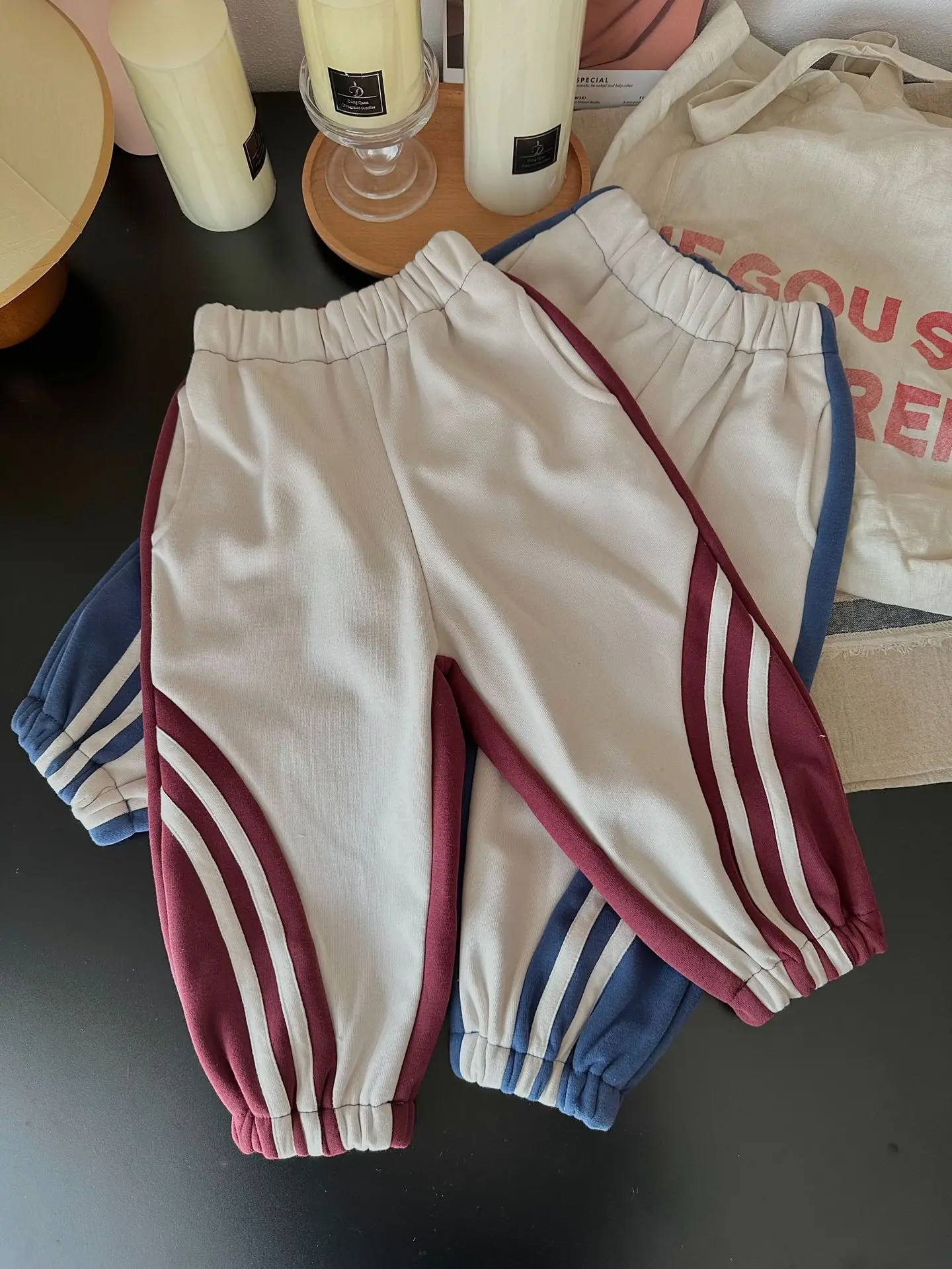 

2023 Winter New Baby Fleece Striped Sweatpants Cotton Toddler Plus Velvet Thick Warm Trousers Boys Girls Versatile Casual Pants