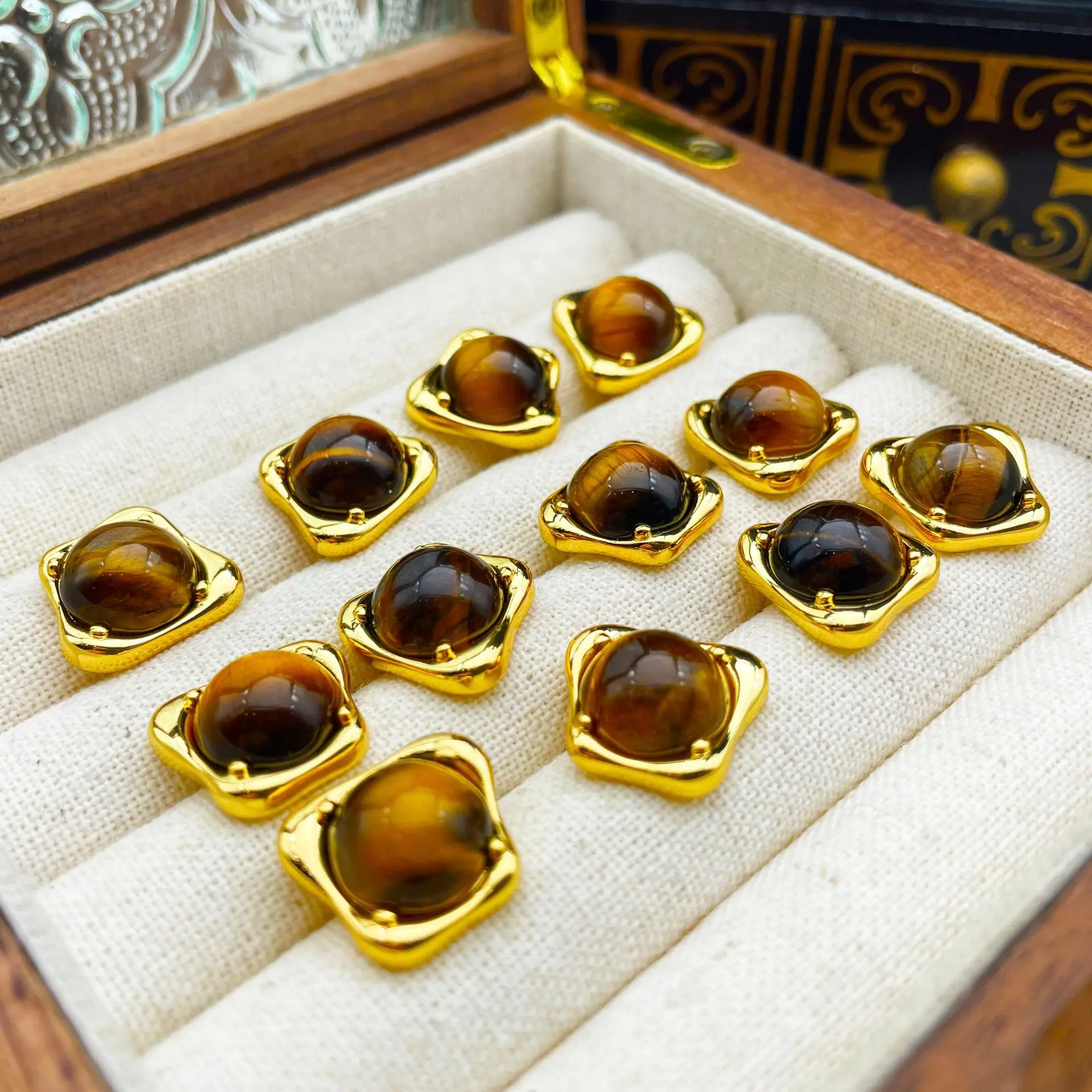 

European and American light luxury vintage Maillard tiger eye stone earrings