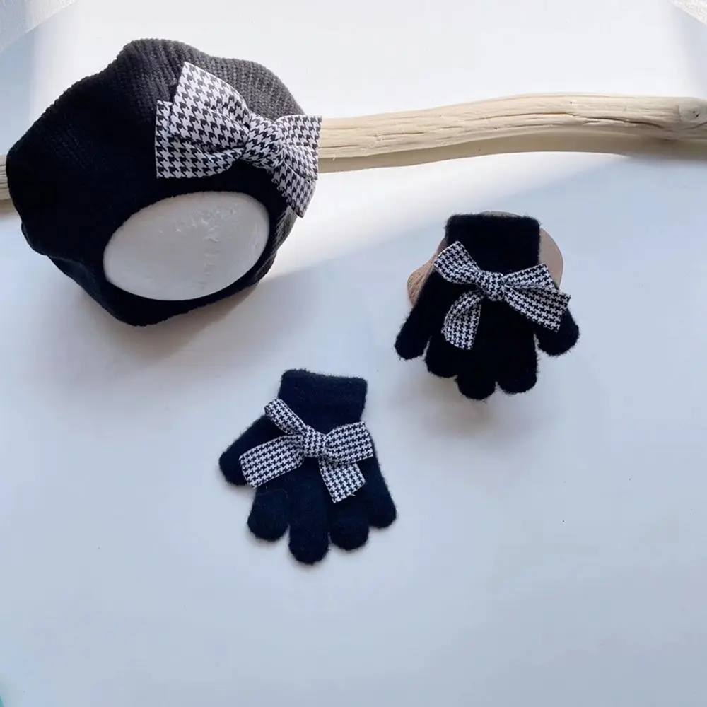 Description Picture 6 of itemBaby Kid Korean Style Hat Knit Hat Woolen Houndstooth Warm Hat Bow Children's Gloves Children's Caps Girl Beret