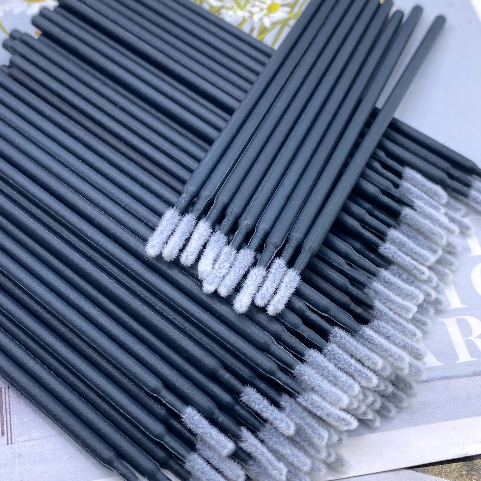 Description Picture 6 of item300/500pcs Micro Brush Disposable Lash Removing Swab Microbrush Mascara Wands Applicator Eyelash Extension Makeup brushes Tools