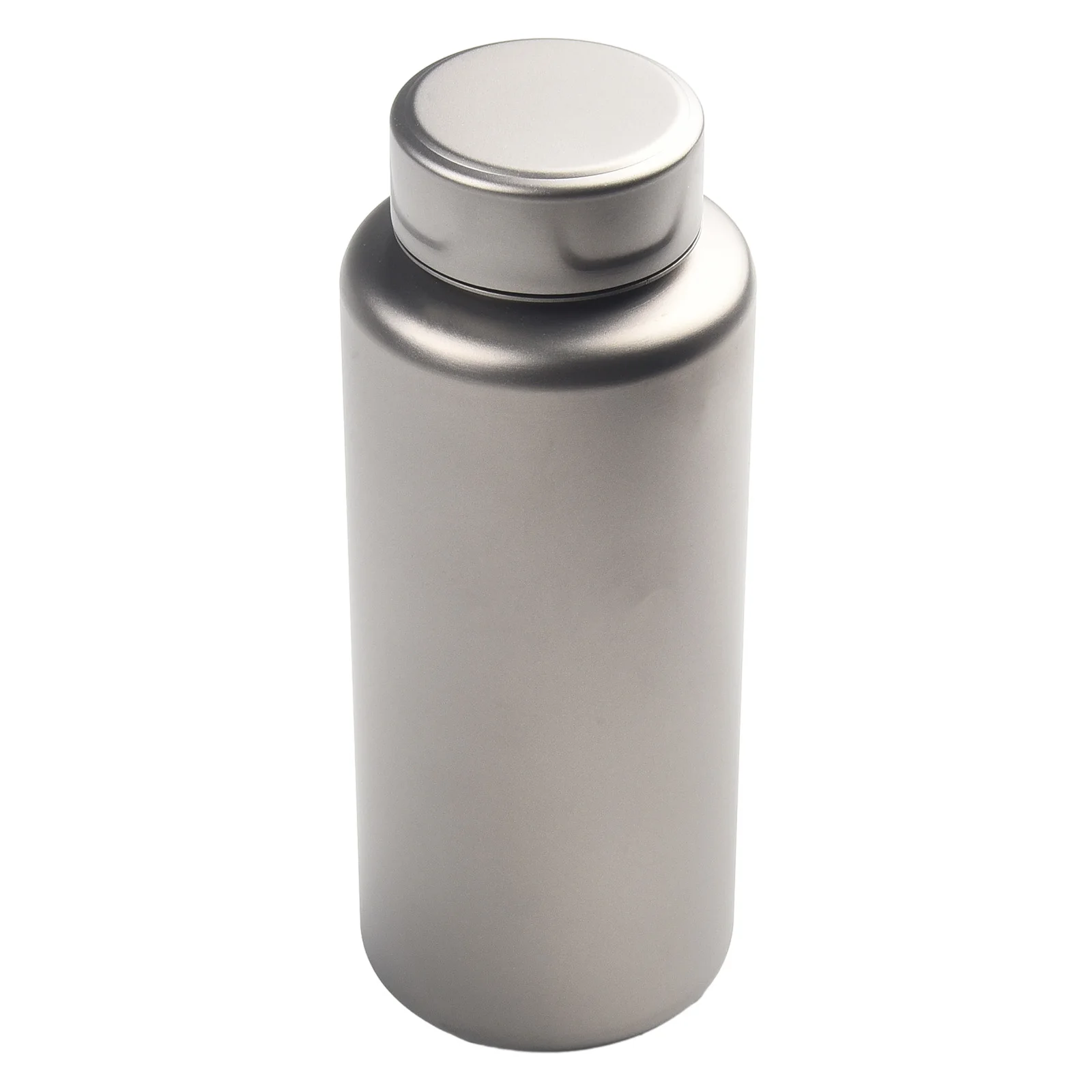 

Titanium Water Bottle Take Your Hydration to the Next Level with this Durable Titanium Water Bottle 700ml/1L Capacity