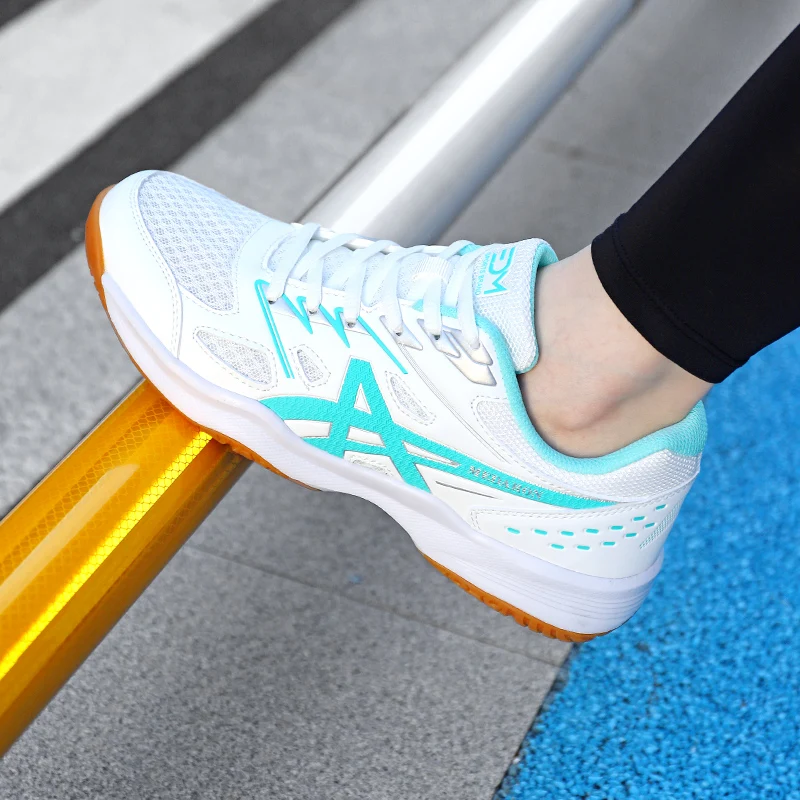 Badminton Shoes for Men and Women Field Non-slip Sports Training Sneakers