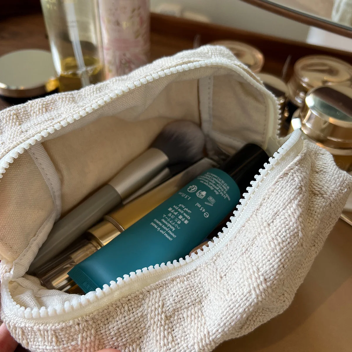 Carry-on Portable Premium Makeup Bag with Large Capacity - Simple Canvas Three-dimensional Storage Bag Solid Color 3