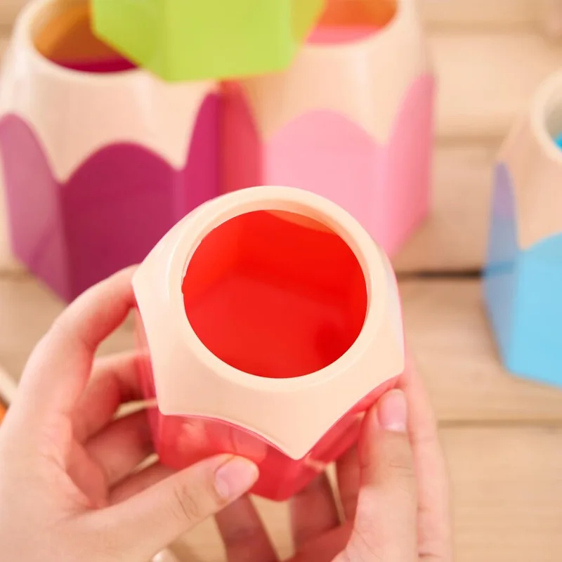 Vibrant Multifunctional Round Desktop Pen Holder & Organizer