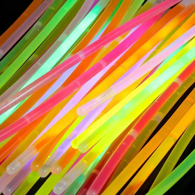 10pcs Colorful Party Glow Stick Neon Light Glow Bracelet the Necklace in Stick Dark Halloween Wedding Fluorescence Concert V5O4 5