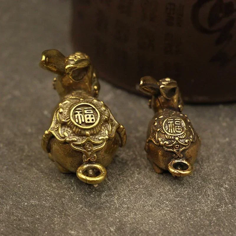 Chinese New Year Brass Zodiac Lucky Rabbit Statue Ornament Key Chain Pendant Figurine Home Office Decorations 2023