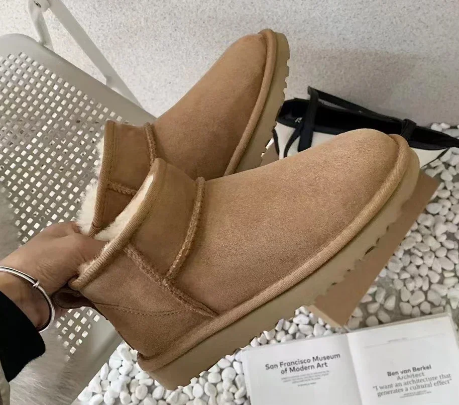 

2023 Winter Warm Boots Fur Ladies Snow Boots Real Sheepskin Wool Low-cut Warm Fur Shoes Man Women Winter Short Boots Shoes