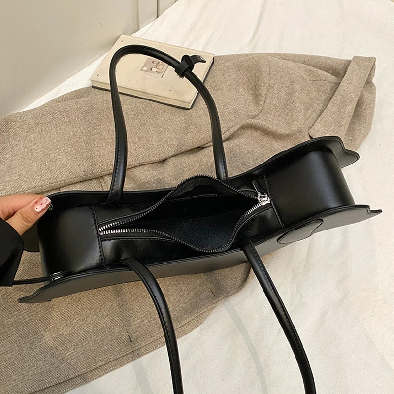 Three-dimensional Dachshund Shoulder Bag PU Leather Retro Handbag Design Underarm Bag For Women Trend Commut Bag