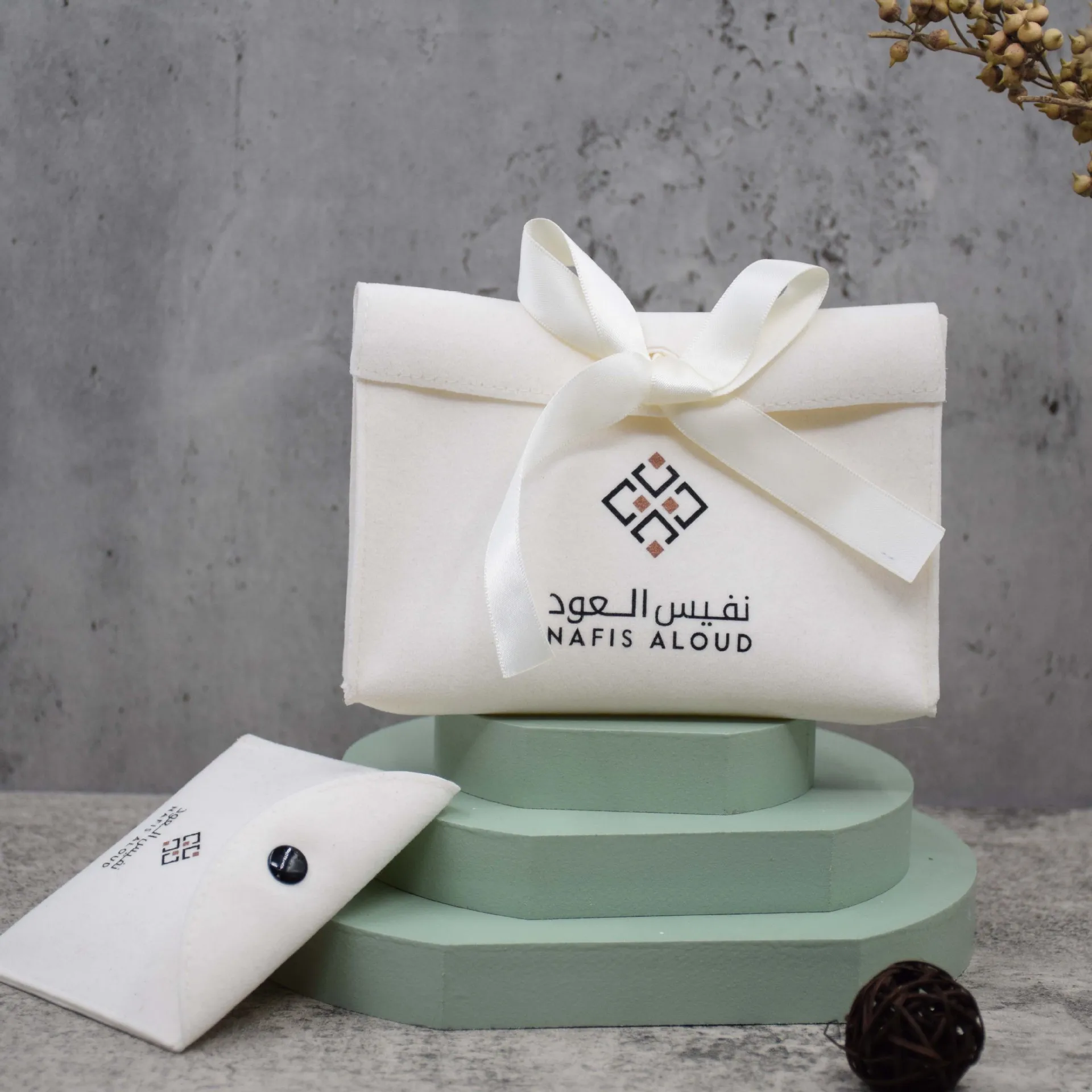 Jewellery bow flap velvet bag cosmetic storage packaging bag  wedding favors for guests  baby shower