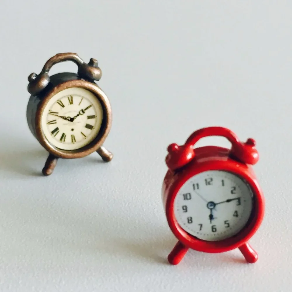 1:6 / 1:12 Dollhouse Vintage Miniature Model Alarm Clock Mini Home Decoration Toys Furnitures Doll House Living Room Accessories miniature ornament miniature house kit miniature figurines