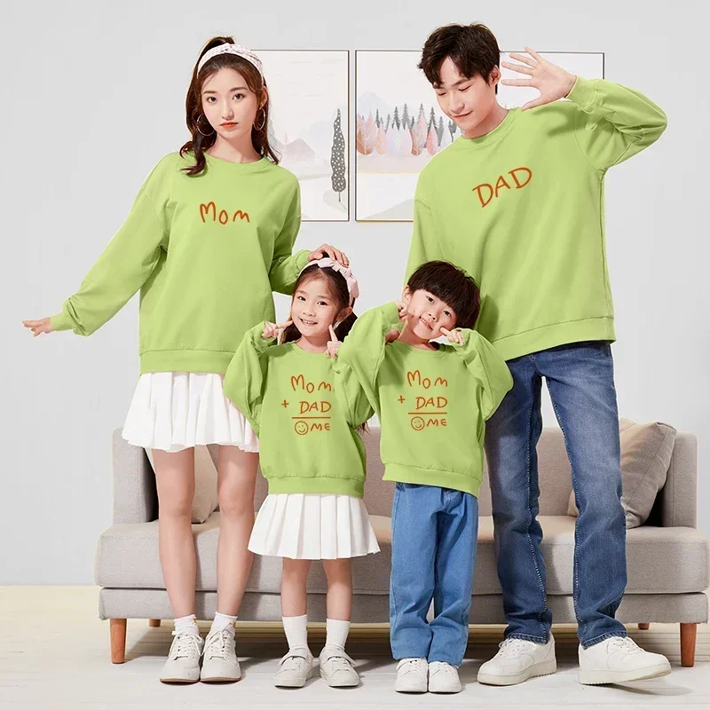 thumbnail image 5 of Camisetas navideñas para madre e hija, sudaderas para padre, madre e hijo, conjuntos familiares a juego de invierno, camisetas con estampado de letras, jerséis para bebés y niños, 5 of 5