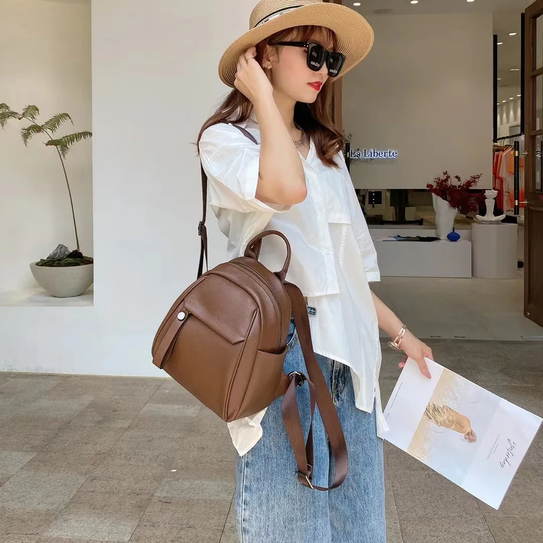 New women's top layer cowhide classic Backpack Large capacity lychee print Genuine leather Knapsack