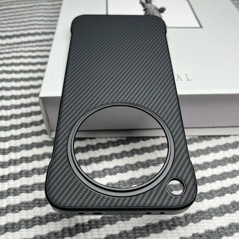 OPPO Find X8 Series Slim Carbon Fiber Protective Case with Magnetic Wireless Charging Capability